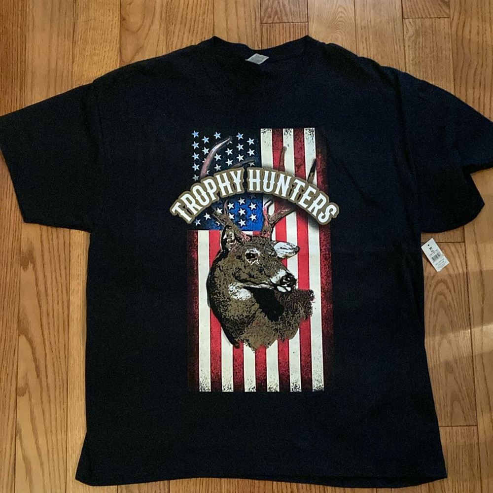 NWT! Men’s black “trophy hunter“ Tshirt